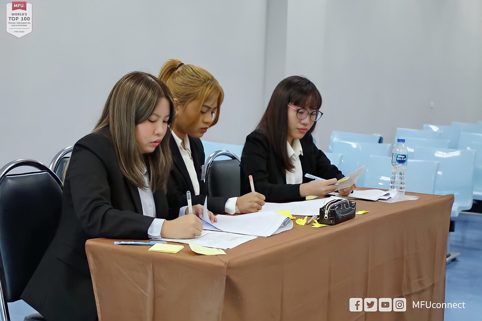 EP.45: [คุยกับนักศึกษากฎหมาย] คุยกับนักศึกษาคณะนิติศาสตร์ ศูนย์รังสิต เกี่ยวกับประสบการณ์เข้าร่วมการแข่งขันทบาทสมมติและการแข่งขันว่าความในกฎหมายมนุษยธรรมระหว่างประเทศ ภาคภาษาไทย